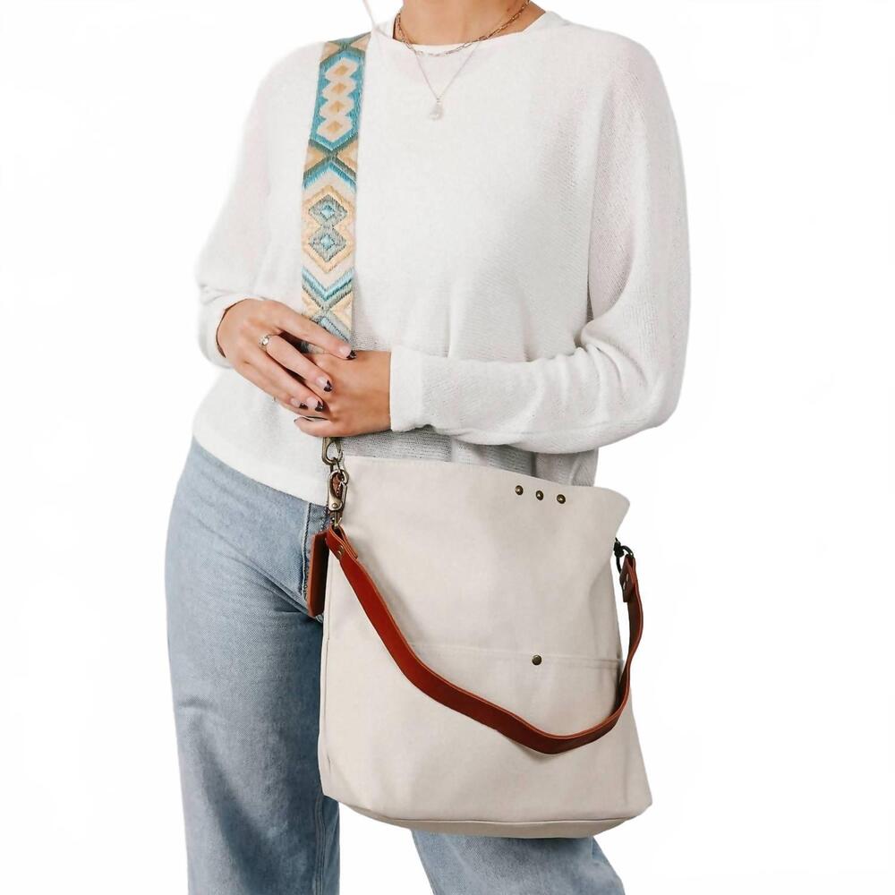 NEW PRETTY SIMPLE slouchy hobo crossbody bag in ivory cream